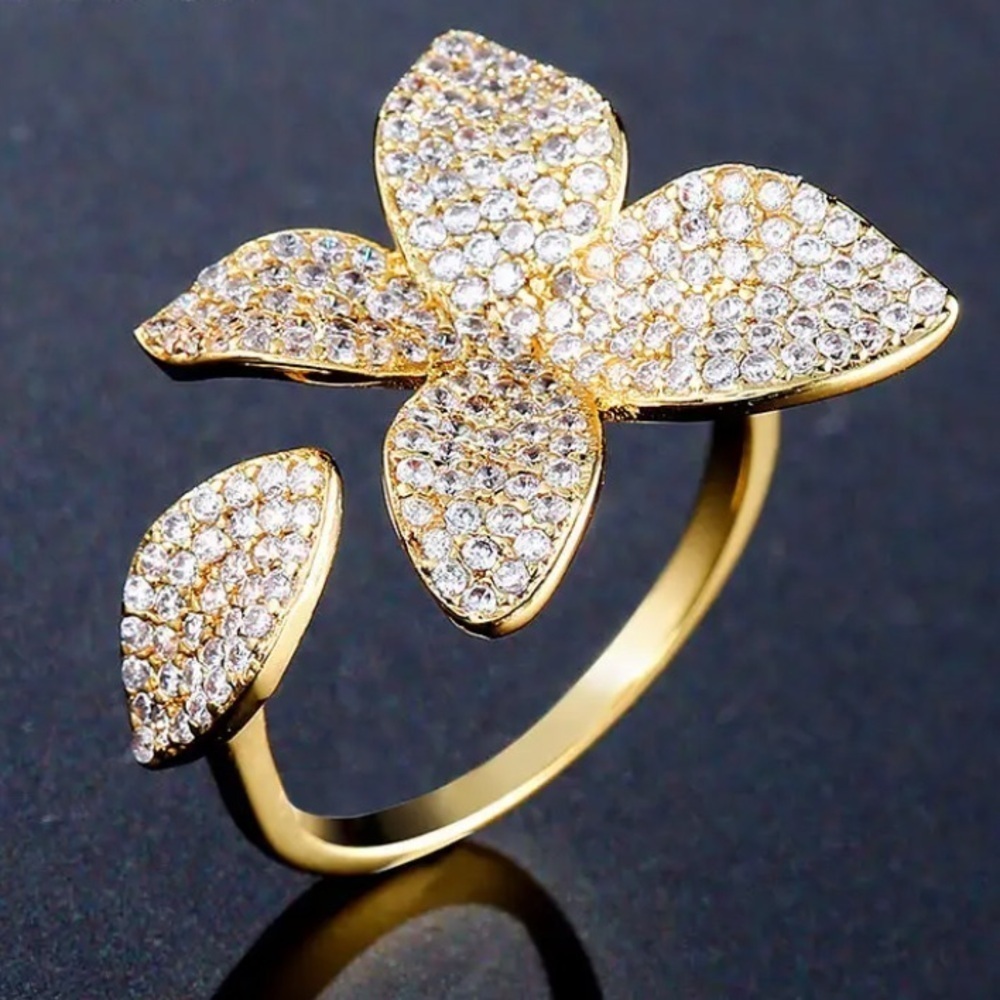 Gold Four Leaf Clover Zircon Ring Two Piece Set - Picture 2 of 5